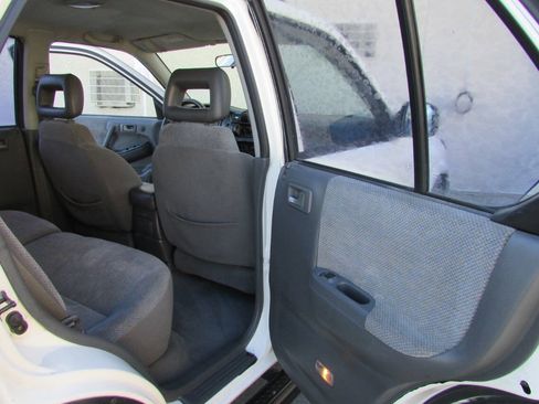 Used 1999 Isuzu Rodeo LS RWD image 32