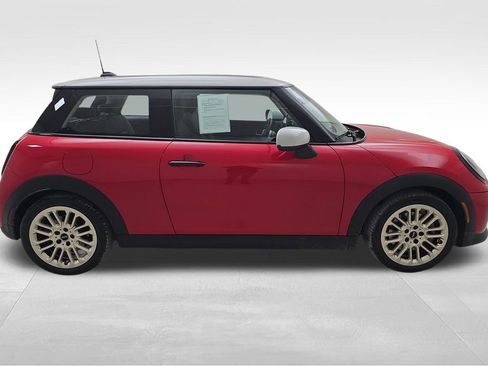 Certified 2025 MINI Cooper 2-Door Hardtop image 10