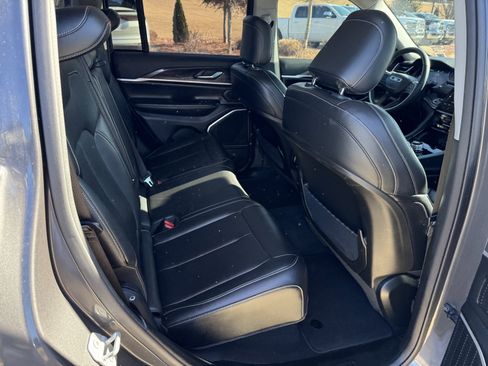 Used 2023 Jeep Grand Cherokee 4WD 4xe image 18