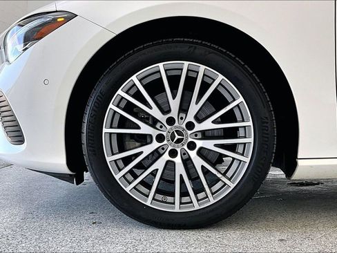 Used 2025 Mercedes-Benz CLA 250 image 11