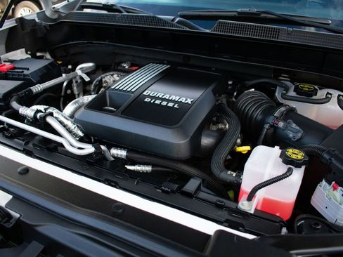 Certified 2025 Chevrolet Silverado 1500 High Country w/ Technology Package image 34