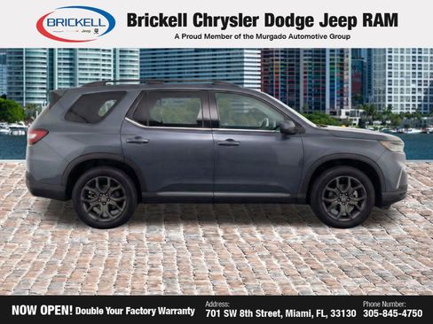 Used 2024 Honda Pilot Touring image 8