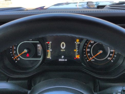 Used 2024 Jeep Wrangler Unlimited Sahara w/ Technology Group AWD/4WD image 26