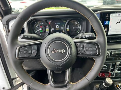 Used 2024 Jeep Wrangler Unlimited AWD/4WD image 19