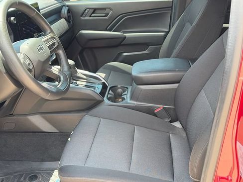 Used 2024 Chevrolet Colorado Trail Boss w/ Technology Package AWD/4WD image 17