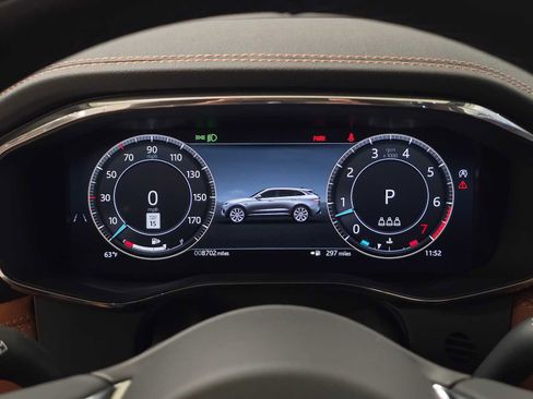 Used 2025 Jaguar F-PACE R-Dynamic S image 26