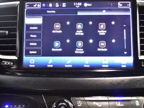 Used 2023 Chrysler Pacifica Touring-L image 28