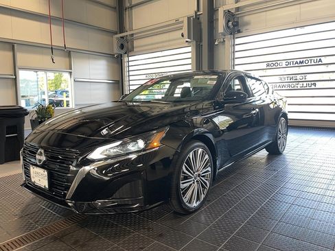 Used 2024 Nissan Altima 2.5 SL image 3