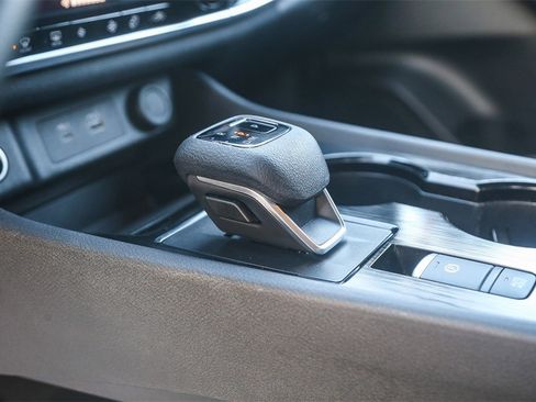 Used 2023 Nissan Rogue SV image 21