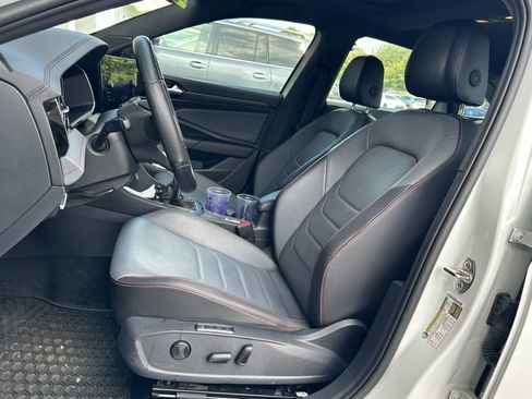 Used 2025 Volkswagen Jetta GLI Autobahn FWD image 3