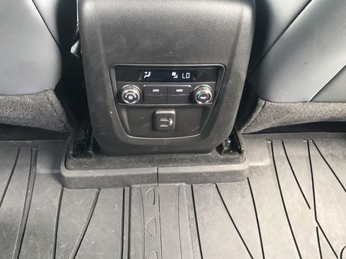 Used 2023 Buick Enclave Essence w/ Experience Buick Package AWD/4WD image 30