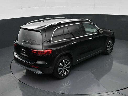 Used 2022 Mercedes-Benz GLB 250 image 32