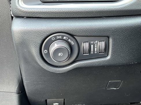 New 2026 Chrysler Pacifica Limited w/ S Appearance Package image 24