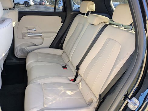 Certified 2025 Mercedes-Benz GLA 250 image 31