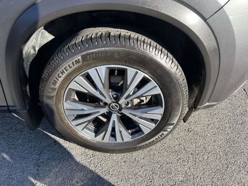 Used 2021 Nissan Rogue SV image 9