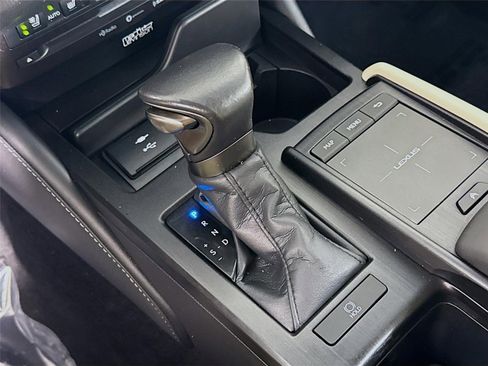 Used 2022 Lexus ES 350 Ultra Luxury w/ Accessory Package 2 FWD image 16