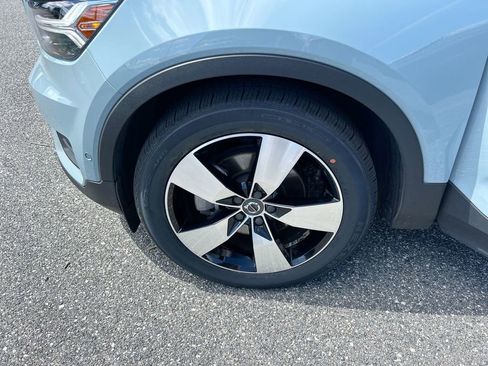 Used 2019 Volvo XC40 T5 Momentum image 38