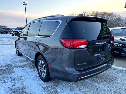 Used 2020 Chrysler Pacifica Touring-L Plus image 7
