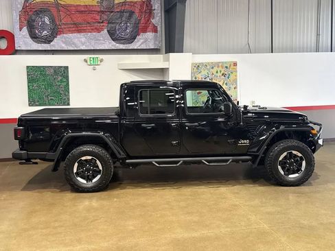 Used 2023 Jeep Gladiator Overland w/ Cold Weather Group AWD/4WD image 3