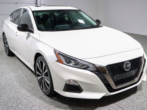 Used 2021 Nissan Altima 2.5 SR w/ SR Premium Package FWD image 5