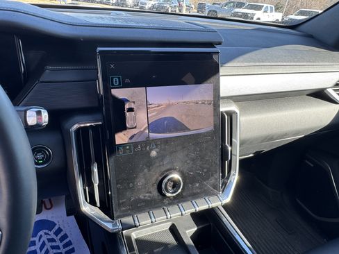 Used 2024 GMC Acadia Elevation w/ Luxury Package image 18