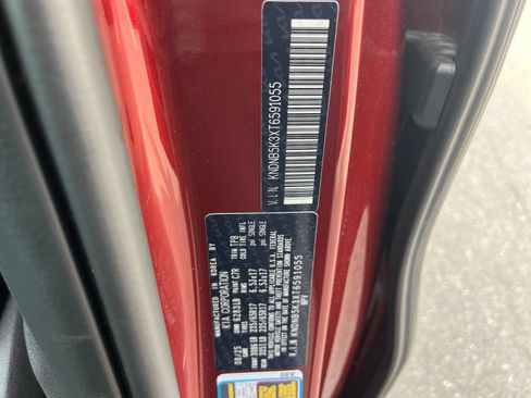 Used 2026 Kia Carnival FWD image 31