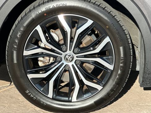 Certified 2024 Toyota Crown Limited image 33