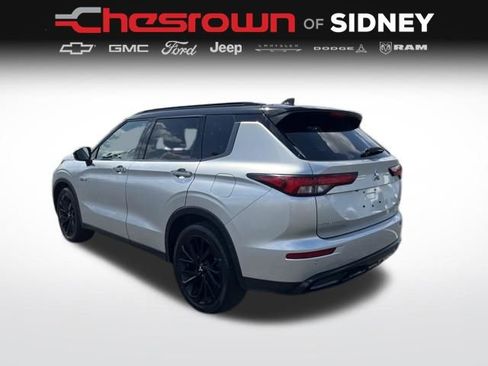 Used 2025 Mitsubishi Outlander 4WD Plug-In Hybrid image 7