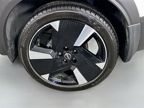 Used 2025 Nissan Kicks SR image 29