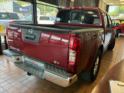 Used 2019 Nissan Frontier SV image 8