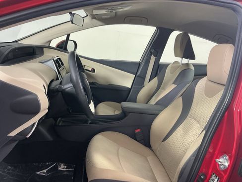 Used 2018 Toyota Prius Two w/ Prius Two Safety Plus Package FWD image 12