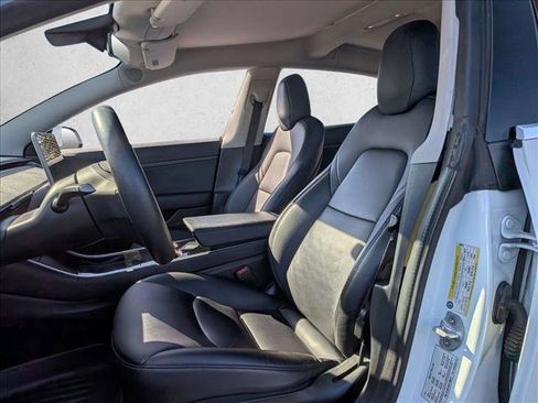 Used 2020 Tesla Model 3 Standard Range Plus image 11