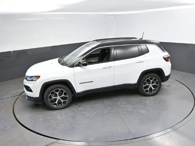 Used 2024 Jeep Compass Limited AWD/4WD image 38