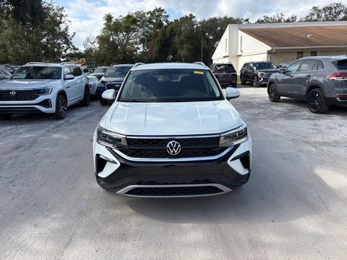 Used 2022 Volkswagen Taos SE image 14