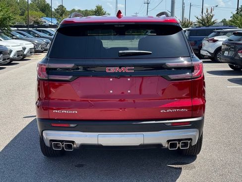 Used 2026 GMC Acadia Elevation w/ Elevation Premium Package FWD image 11
