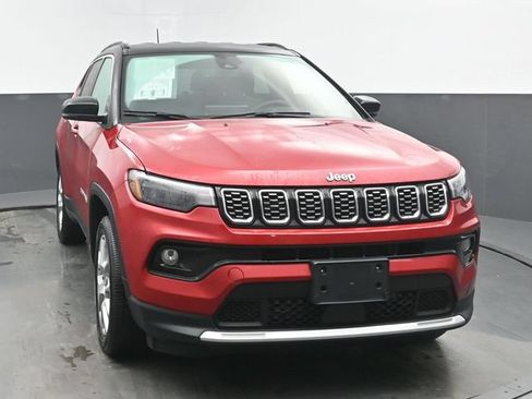 Used 2025 Jeep Compass Limited AWD/4WD image 8