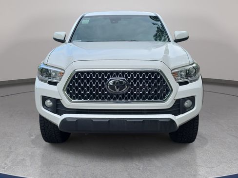 Used 2019 Toyota Tacoma TRD Off-Road w/ Technology Package AWD/4WD image 2