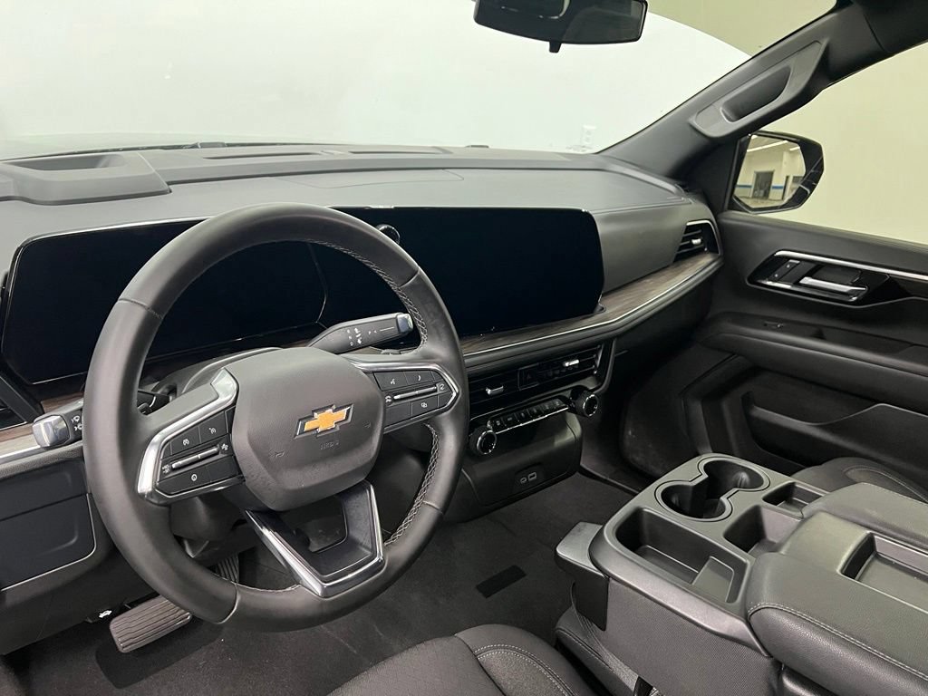 Used 2026 Chevrolet Suburban LS AWD/4WD image 13