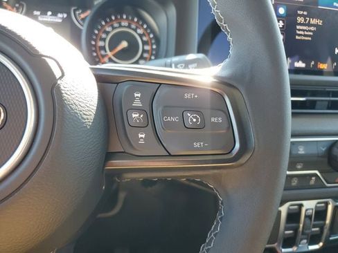 New 2025 Jeep Gladiator Sport image 24