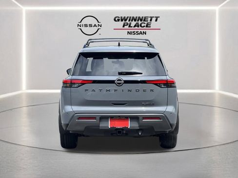 New 2026 Nissan Pathfinder Platinum FWD image 26