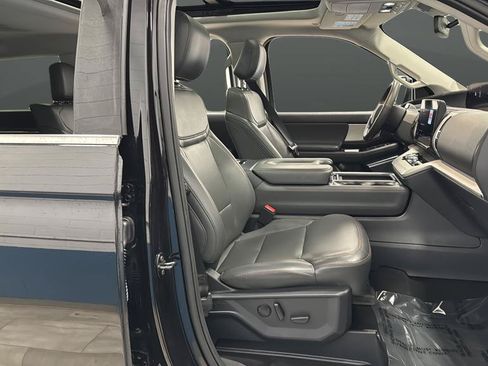 Used 2025 Ford Expedition Max Active AWD/4WD image 25