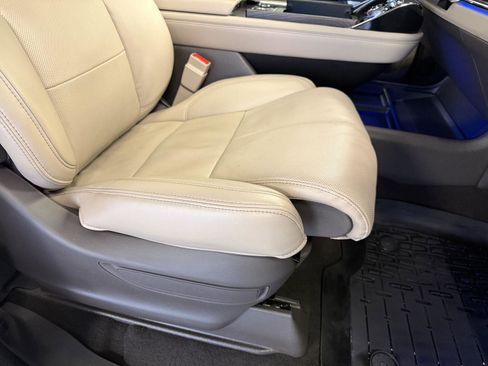 Used 2024 Lincoln Navigator L Reserve image 20