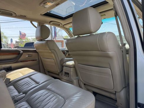 Used 2004 Lexus LX 470 4WD image 19