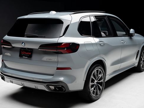 Used 2024 BMW X5 sDrive40i w/ M Sport Package RWD image 36