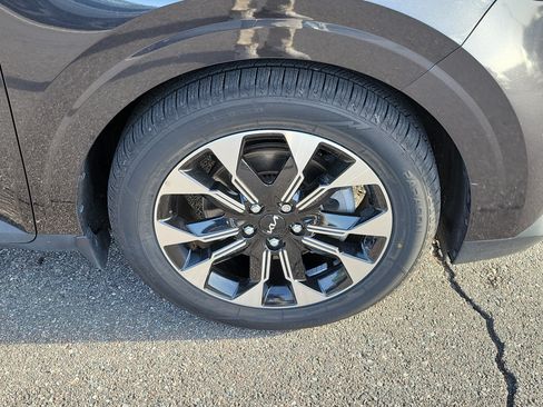 Used 2022 Kia Carnival EX FWD image 41