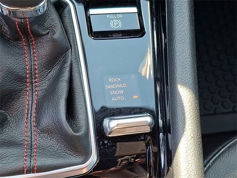 Used 2024 Jeep Compass Trailhawk image 23