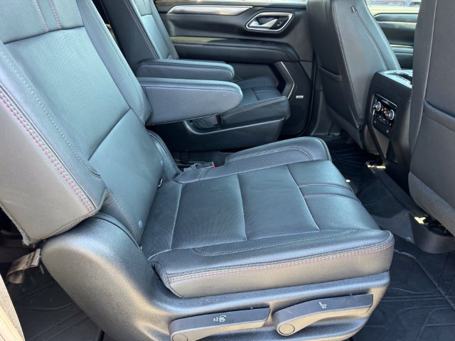 Certified 2023 Chevrolet Suburban RST w/ Luxury Package AWD/4WD image 9