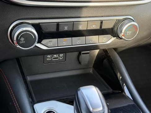 Used 2025 Nissan Altima 2.5 SR image 17