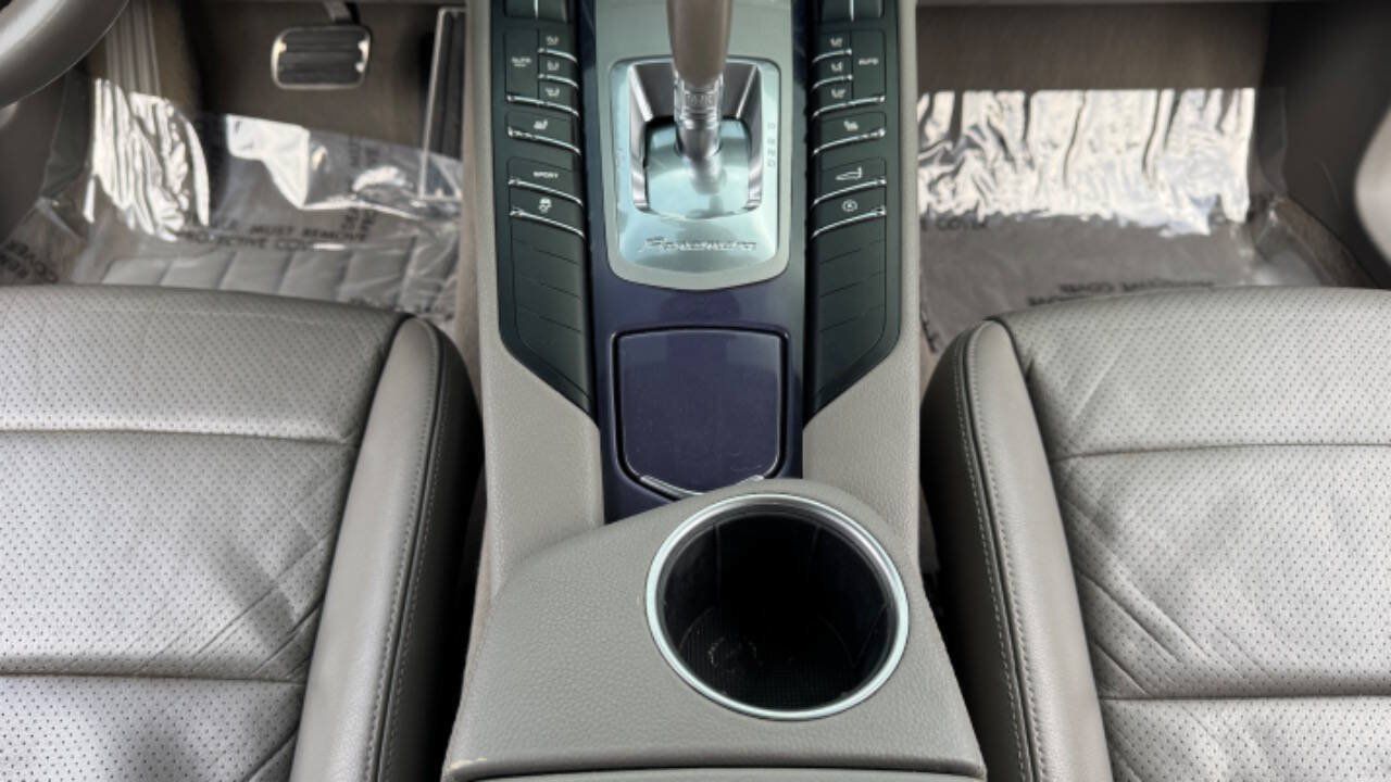Used 2011 Porsche Panamera RWD image 21