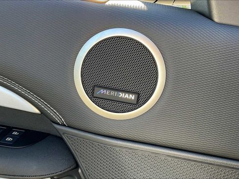 New 2025 Land Rover Discovery Dynamic SE image 23